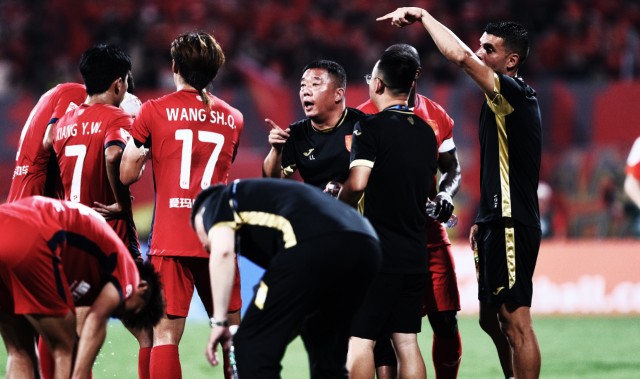 世界杯历届冠军-恩师讲述向余望成长经历，希望8至10年培养更多向余望