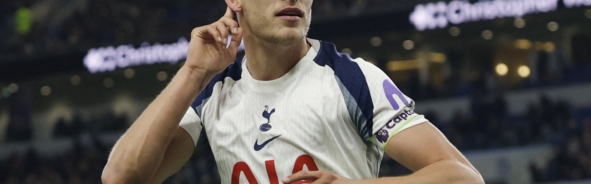 世界杯历届冠军-评论员：如果有报价热刺应该出售范德芬，但不希望他去利物浦